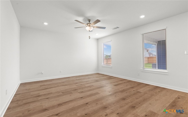 705 Salamander Street, San Marcos, TX 78666, 4 Habitaciones Habitaciones , ,2 BañosBaños,Residential,En Venta,705 Salamander Street,0,593617