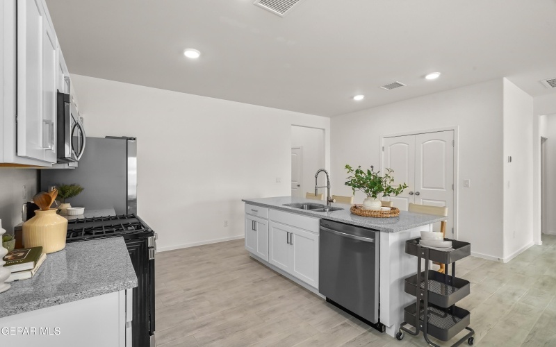 13944 Golden Summer Court, El Paso, TX 79928, 3 Bedrooms Bedrooms, ,1 BathroomBathrooms,Residential,For Sale,13944 Golden Summer Court,0,930951