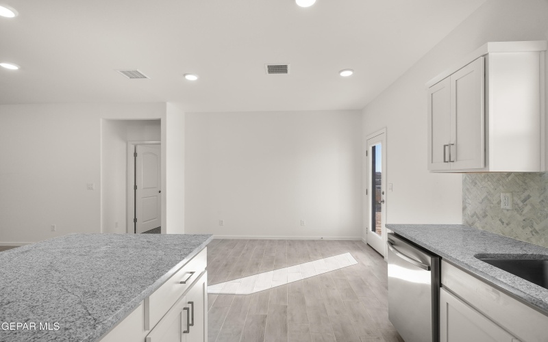 1209 Irish Summer Place, El Paso, TX 79928, 3 Habitaciones Habitaciones , ,1 BañoBaños,Residential,En Venta,1209 Irish Summer Place,0,930953