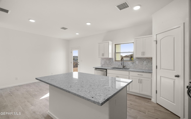 1209 Irish Summer Place, El Paso, TX 79928, 3 Habitaciones Habitaciones , ,1 BañoBaños,Residential,En Venta,1209 Irish Summer Place,0,930953