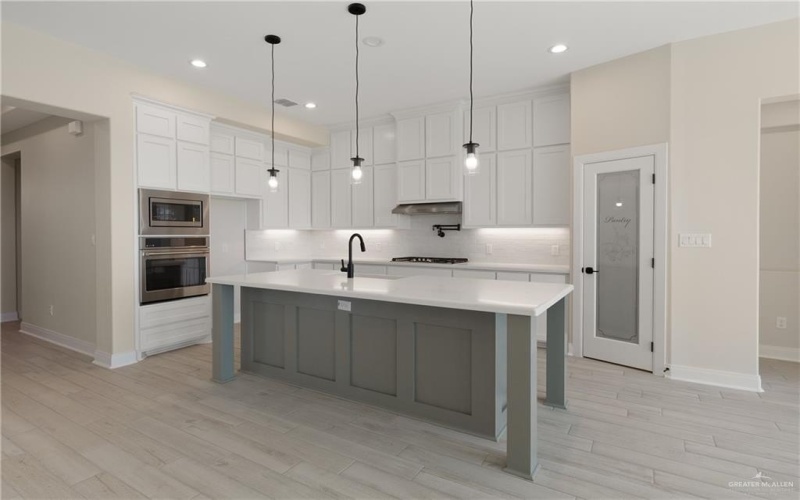 7015 Cypress Springs Drive, McAllen, TX 78504, 5 Habitaciones Habitaciones , ,3 BañosBaños,Residential,En Venta,7015 Cypress Springs Drive,0,481579