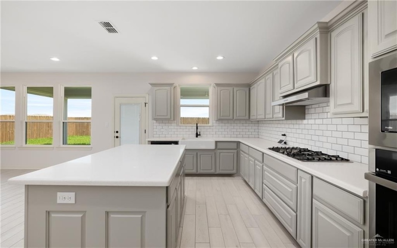 1441 E Silos Avenue, Edinburg, TX 78542, 4 Bedrooms Bedrooms, ,3 BathroomsBathrooms,Residential,For Sale,1441 E Silos Avenue,0,481727