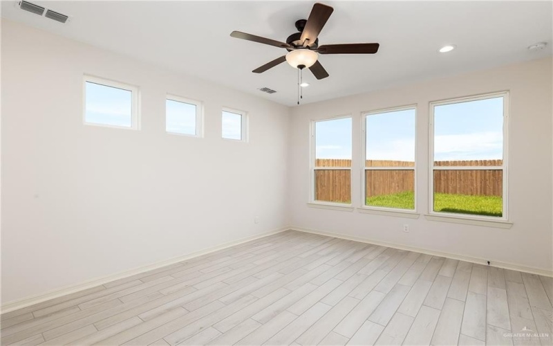 1441 E Silos Avenue, Edinburg, TX 78542, 4 Bedrooms Bedrooms, ,3 BathroomsBathrooms,Residential,For Sale,1441 E Silos Avenue,0,481727