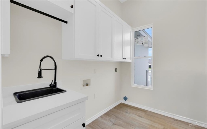 5300 N 42nd Street, McAllen, TX 78504, 4 Bedrooms Bedrooms, ,3 BathroomsBathrooms,Residential,For Sale,5300 N 42nd Street,0,481790