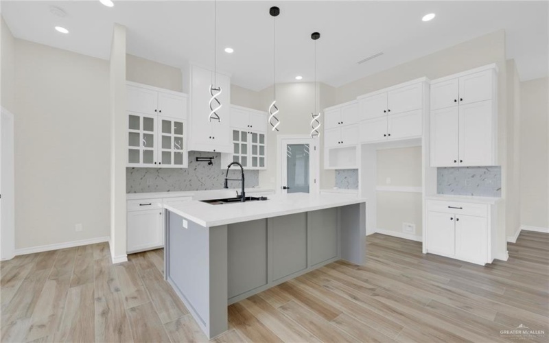 5300 N 42nd Street, McAllen, TX 78504, 4 Bedrooms Bedrooms, ,3 BathroomsBathrooms,Residential,For Sale,5300 N 42nd Street,0,481790