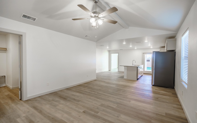 8013 Date Avenue, Lubbock, TX 79404, 3 Bedrooms Bedrooms, ,2 BathroomsBathrooms,Residential,For Sale,8013 Date Avenue,0,202553563