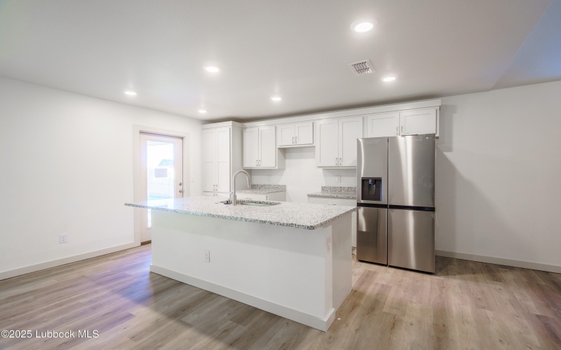 8008 Elm Avenue, Lubbock, TX 79404, 3 Habitaciones Habitaciones , ,2 BañosBaños,Residential,En Venta,8008 Elm Avenue,0,202554431