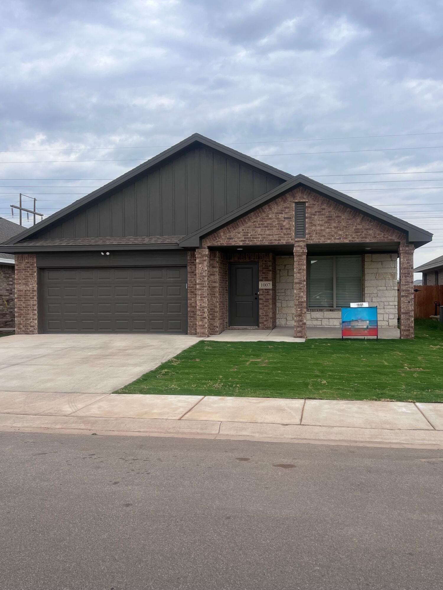 1007 Quincy Avenue, Lubbock, TX 79416, 3 Bedrooms Bedrooms, ,2 BathroomsBathrooms,Residential,For Sale,1007 Quincy Avenue,0,202559639