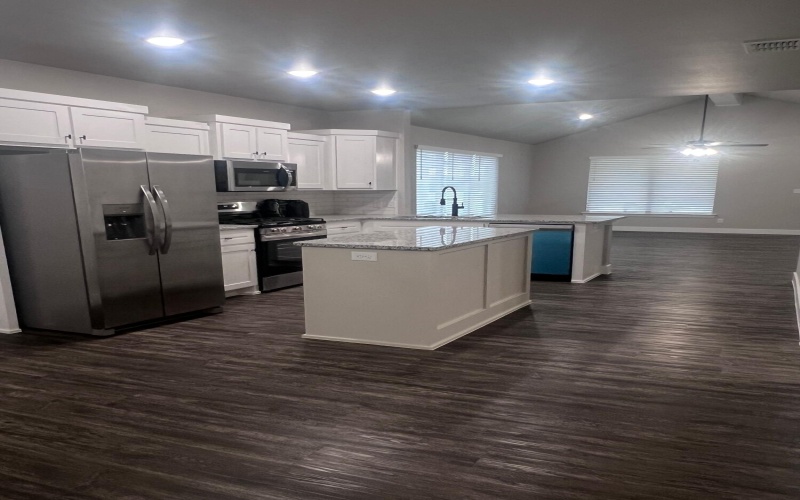1007 Quincy Avenue, Lubbock, TX 79416, 3 Bedrooms Bedrooms, ,2 BathroomsBathrooms,Residential,For Sale,1007 Quincy Avenue,0,202559639