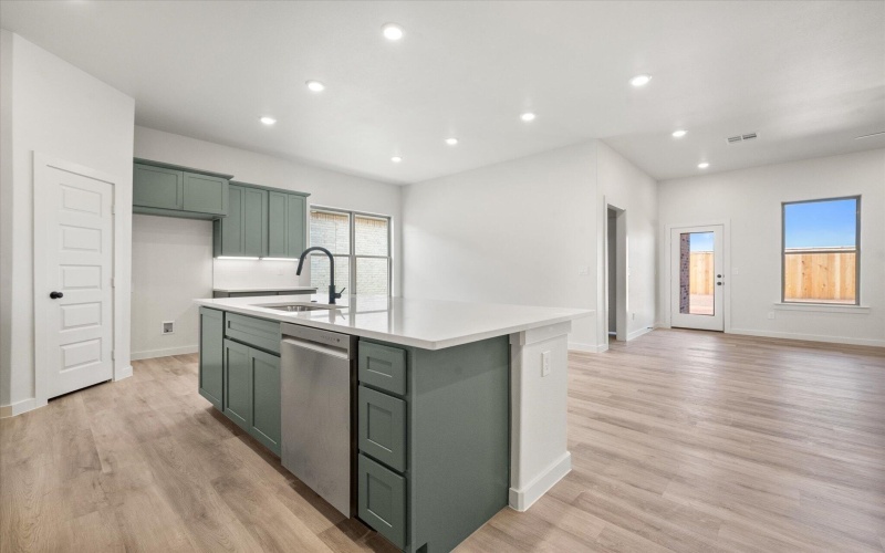 1508 E 29th Street, Wolfforth, TX 79382, 4 Habitaciones Habitaciones , ,3 BañosBaños,Residential,En Venta,1508 E 29th Street,0,202561005