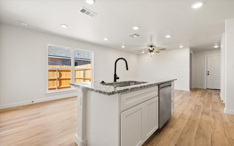 511 E 23rd Street, Wolfforth, TX 79382, 3 Habitaciones Habitaciones , ,2 BañosBaños,Residential,En Venta,511 E 23rd Street,0,202561006
