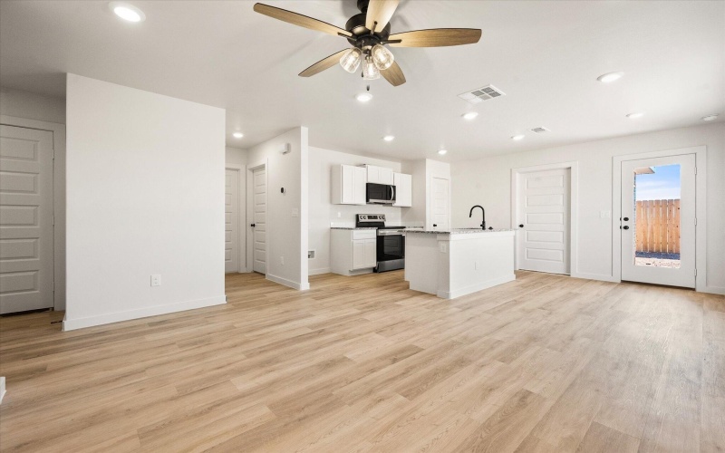 511 E 23rd Street, Wolfforth, TX 79382, 3 Habitaciones Habitaciones , ,2 BañosBaños,Residential,En Venta,511 E 23rd Street,0,202561006