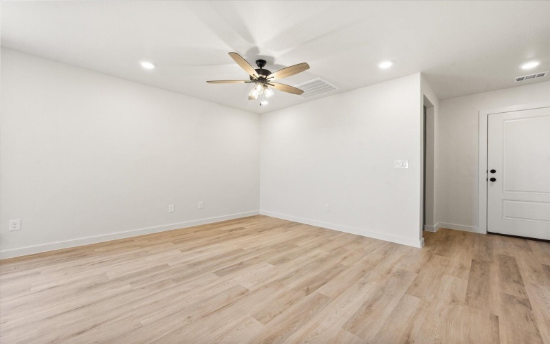 511 E 23rd Street, Wolfforth, TX 79382, 3 Habitaciones Habitaciones , ,2 BañosBaños,Residential,En Venta,511 E 23rd Street,0,202561006
