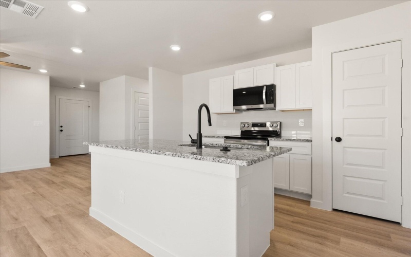 511 E 23rd Street, Wolfforth, TX 79382, 3 Habitaciones Habitaciones , ,2 BañosBaños,Residential,En Venta,511 E 23rd Street,0,202561006