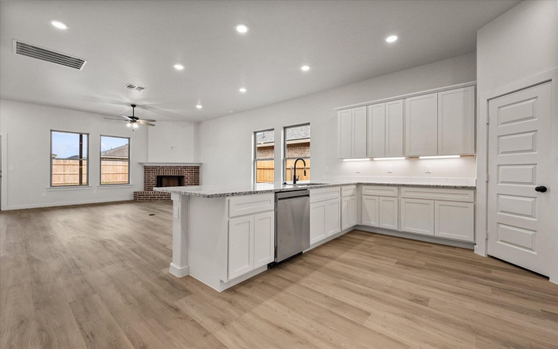 2911 Harvest Avenue, Wolfforth, TX 79382, 3 Habitaciones Habitaciones , ,2 BañosBaños,Residential,En Venta,2911 Harvest Avenue,0,202561009