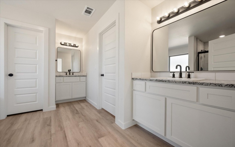 701 E 30th Street, Wolfforth, TX 79382, 3 Habitaciones Habitaciones , ,2 BañosBaños,Residential,En Venta,701 E 30th Street,0,202561012