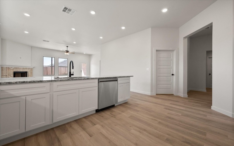 701 E 30th Street, Wolfforth, TX 79382, 3 Habitaciones Habitaciones , ,2 BañosBaños,Residential,En Venta,701 E 30th Street,0,202561012