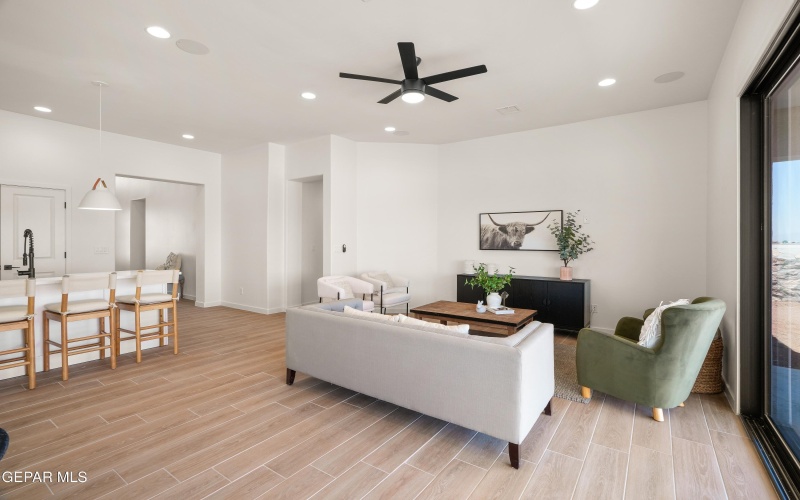 13385 Highworth Drive, El Paso, TX 79928, 4 Habitaciones Habitaciones , ,2 BañosBaños,Residential,En Venta,13385 Highworth Drive,0,921731