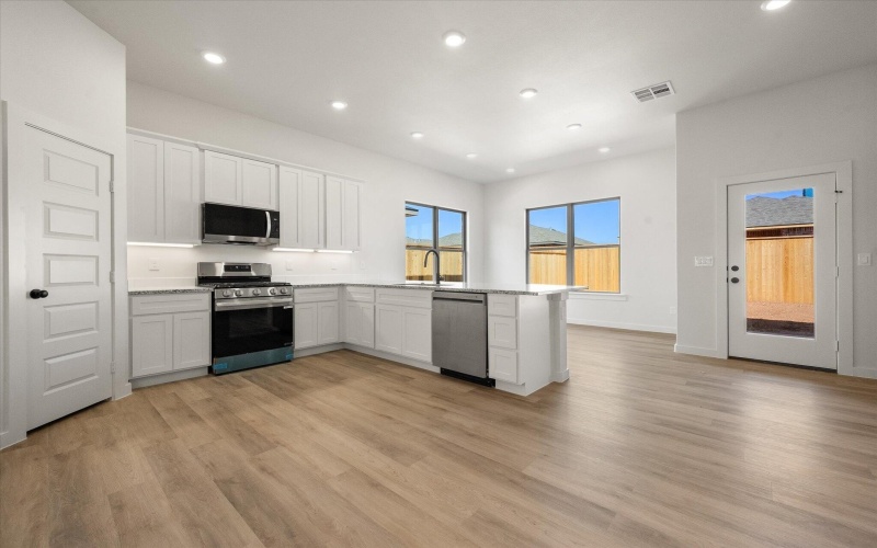 7008 57th Street, Lubbock, TX 79407, 4 Habitaciones Habitaciones , ,2 BañosBaños,Residential,En Venta,7008 57th Street,0,202561015