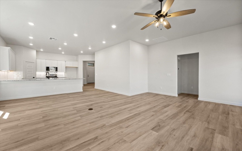 7012 57th Street, Lubbock, TX 79407, 3 Habitaciones Habitaciones , ,2 BañosBaños,Residential,En Venta,7012 57th Street,0,202561017