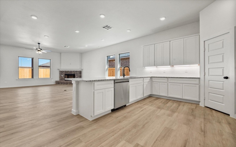 7012 57th Street, Lubbock, TX 79407, 3 Habitaciones Habitaciones , ,2 BañosBaños,Residential,En Venta,7012 57th Street,0,202561017