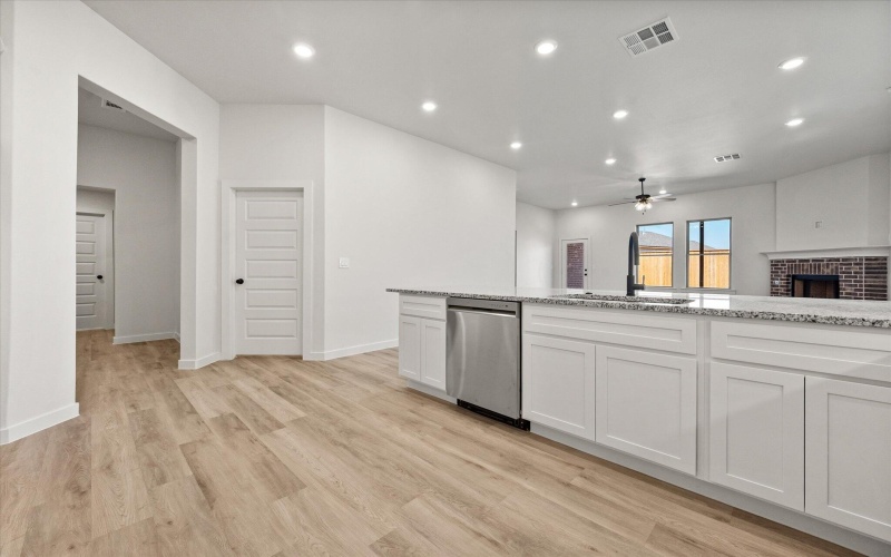 7012 57th Street, Lubbock, TX 79407, 3 Habitaciones Habitaciones , ,2 BañosBaños,Residential,En Venta,7012 57th Street,0,202561017