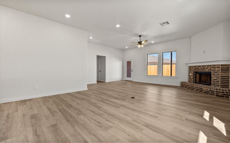 7012 57th Street, Lubbock, TX 79407, 3 Habitaciones Habitaciones , ,2 BañosBaños,Residential,En Venta,7012 57th Street,0,202561017