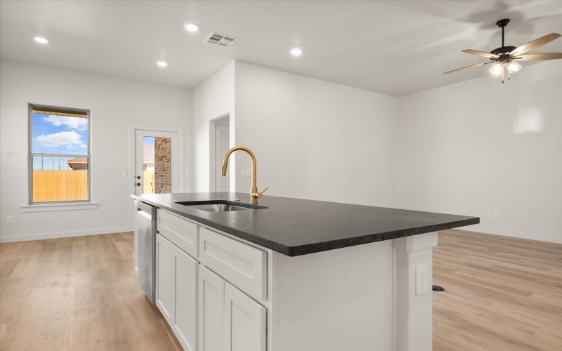 7220 8th Street, Lubbock, TX 79416, 3 Habitaciones Habitaciones , ,2 BañosBaños,Residential,En Venta,7220 8th Street,0,202561022