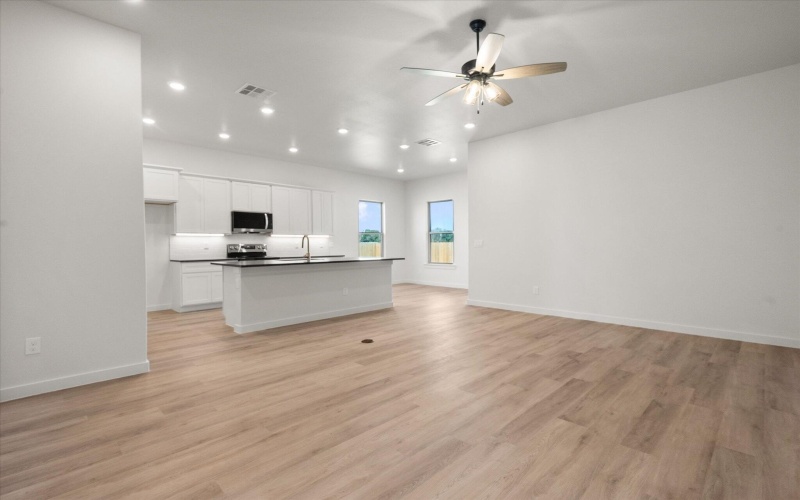 7220 8th Street, Lubbock, TX 79416, 3 Habitaciones Habitaciones , ,2 BañosBaños,Residential,En Venta,7220 8th Street,0,202561022