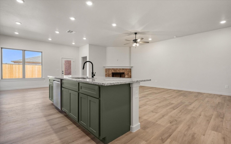 7014 57th Street, Lubbock, TX 79407, 4 Habitaciones Habitaciones , ,2 BañosBaños,Residential,En Venta,7014 57th Street,0,202561032