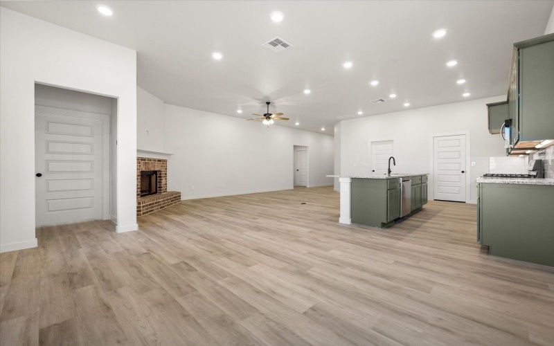 7014 57th Street, Lubbock, TX 79407, 4 Habitaciones Habitaciones , ,2 BañosBaños,Residential,En Venta,7014 57th Street,0,202561032