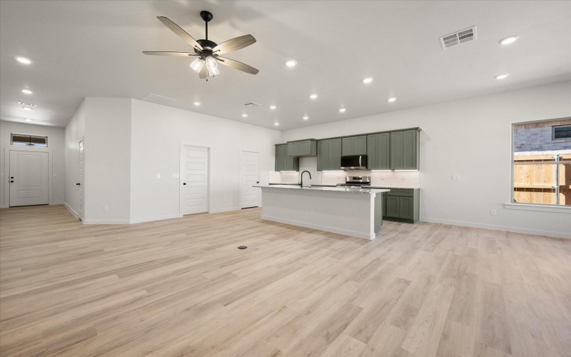 7014 57th Street, Lubbock, TX 79407, 4 Habitaciones Habitaciones , ,2 BañosBaños,Residential,En Venta,7014 57th Street,0,202561032