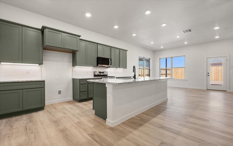 7014 57th Street, Lubbock, TX 79407, 4 Habitaciones Habitaciones , ,2 BañosBaños,Residential,En Venta,7014 57th Street,0,202561032