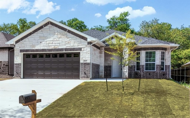 413 Henderson Street, Bonham, TX 75418, 3 Habitaciones Habitaciones , ,2 BañosBaños,Residential,En Venta,413 Henderson Street,0,21055849