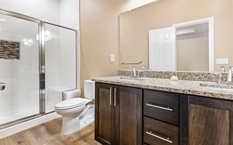 413 Henderson Street, Bonham, TX 75418, 3 Habitaciones Habitaciones , ,2 BañosBaños,Residential,En Venta,413 Henderson Street,0,21055849