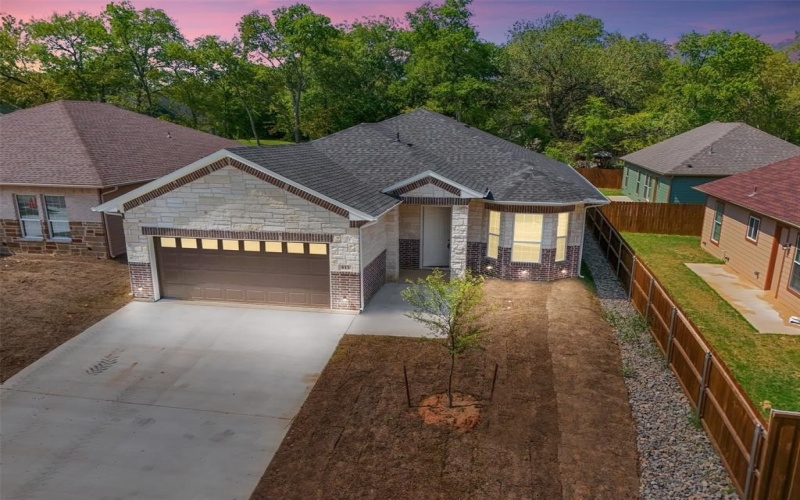 413 Henderson Street, Bonham, TX 75418, 3 Habitaciones Habitaciones , ,2 BañosBaños,Residential,En Venta,413 Henderson Street,0,21055849