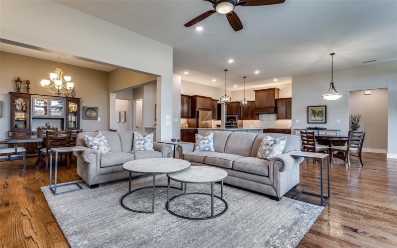 1008 Huffines Boulevard, Wylie, TX 75098, 3 Habitaciones Habitaciones , ,2 BañosBaños,Residential,En Venta,1008 Huffines Boulevard,0,21066791