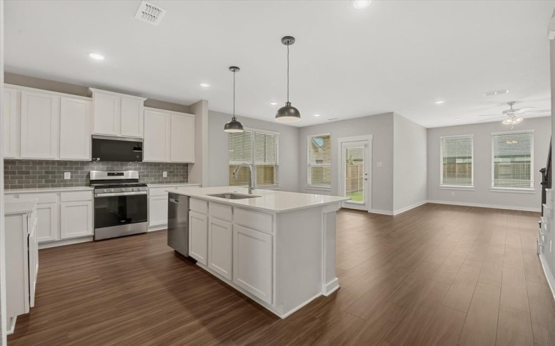 1331 Pierce Lane, Royse City, TX 75189, 4 Bedrooms Bedrooms, ,5 BathroomsBathrooms,Residential,For Sale,1331 Pierce Lane,0,21067267