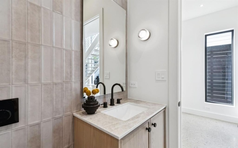 6801 Tyree Street, Dallas, TX 75209, 2 Bedrooms Bedrooms, ,2 BathroomsBathrooms,Residential,For Sale,6801 Tyree Street,0,21069009