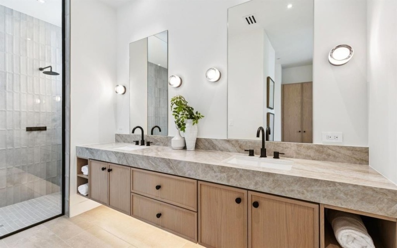 6801 Tyree Street, Dallas, TX 75209, 2 Bedrooms Bedrooms, ,2 BathroomsBathrooms,Residential,For Sale,6801 Tyree Street,0,21069009