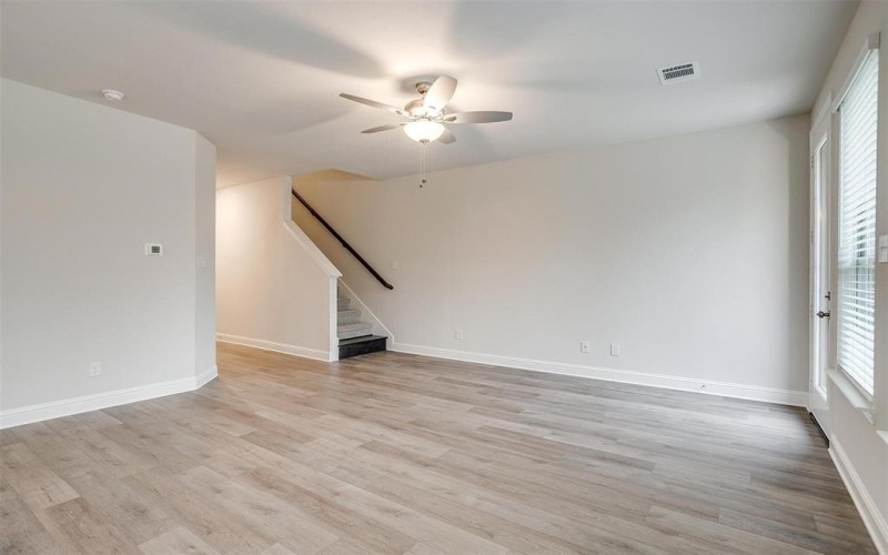 6917 Yellow Hammer Way, Arlington, TX 76001, 3 Habitaciones Habitaciones , ,2 BañosBaños,Residential,En Venta,6917 Yellow Hammer Way,0,21069406