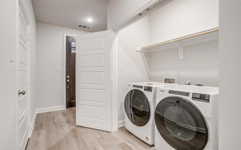 6917 Yellow Hammer Way, Arlington, TX 76001, 3 Habitaciones Habitaciones , ,2 BañosBaños,Residential,En Venta,6917 Yellow Hammer Way,0,21069406