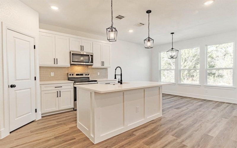 2314 Beverly Drive, Granbury, TX 76048, 3 Bedrooms Bedrooms, ,2 BathroomsBathrooms,Residential,For Sale,2314 Beverly Drive,0,21069672
