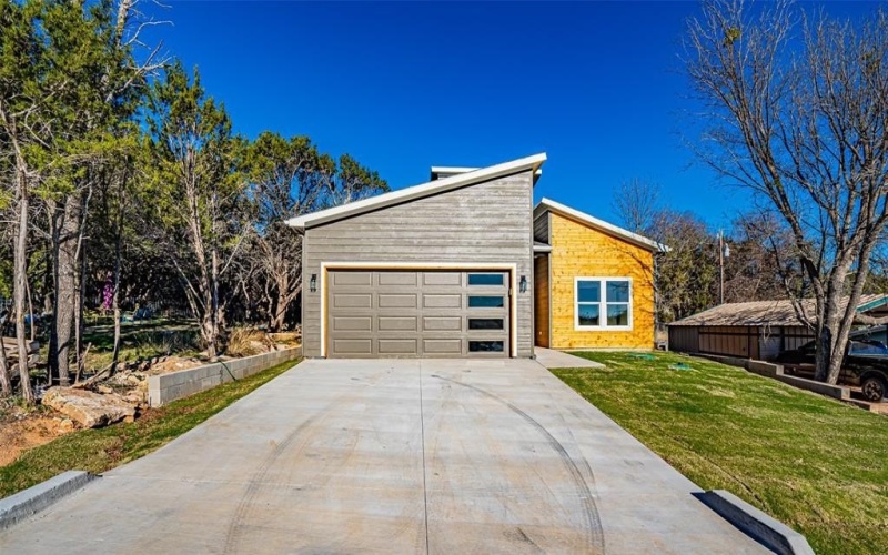 3320 Brazos River Drive, Granbury, TX 76048, 3 Bedrooms Bedrooms, ,2 BathroomsBathrooms,Residential,For Sale,3320 Brazos River Drive,0,21069692