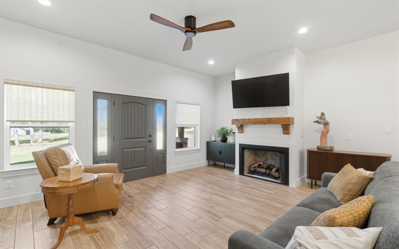 245 Creek Crossing Street, Alvord, TX 76225, 3 Habitaciones Habitaciones , ,2 BañosBaños,Residential,En Venta,245 Creek Crossing Street,0,21069702