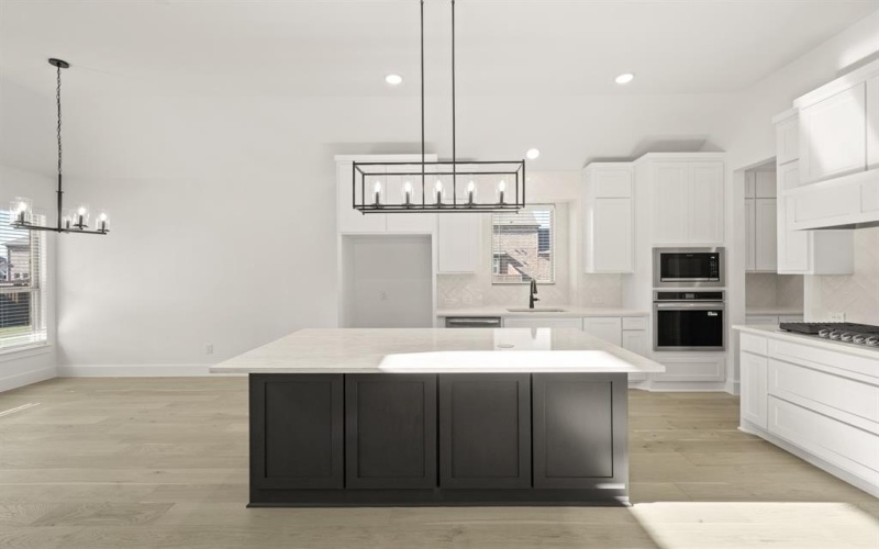 402 Crestview Drive, Midlothian, TX 76065, 5 Bedrooms Bedrooms, ,5 BathroomsBathrooms,Residential,For Sale,402 Crestview Drive,0,21069904