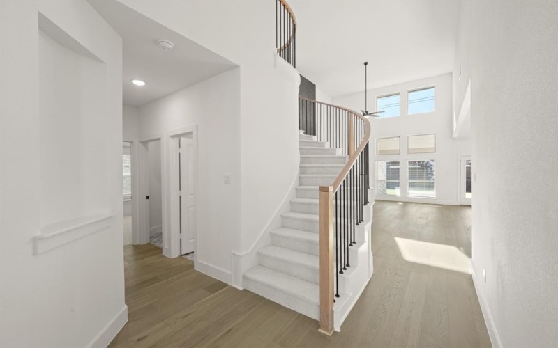 402 Crestview Drive, Midlothian, TX 76065, 5 Bedrooms Bedrooms, ,5 BathroomsBathrooms,Residential,For Sale,402 Crestview Drive,0,21069904