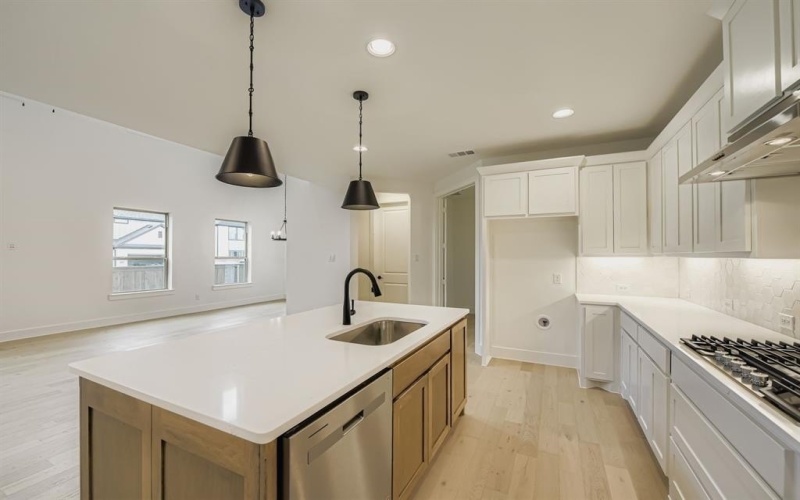 6048 Silverstein Street, Fort Worth, TX 76126, 4 Bedrooms Bedrooms, ,3 BathroomsBathrooms,Residential,For Sale,6048 Silverstein Street,0,21070089