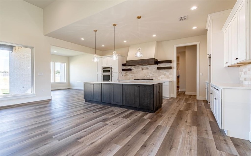 542 Helena Drive, Granbury, TX 76048, 4 Bedrooms Bedrooms, ,3 BathroomsBathrooms,Residential,For Sale,542 Helena Drive,0,21070109
