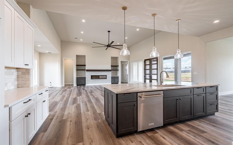 542 Helena Drive, Granbury, TX 76048, 4 Bedrooms Bedrooms, ,3 BathroomsBathrooms,Residential,For Sale,542 Helena Drive,0,21070109